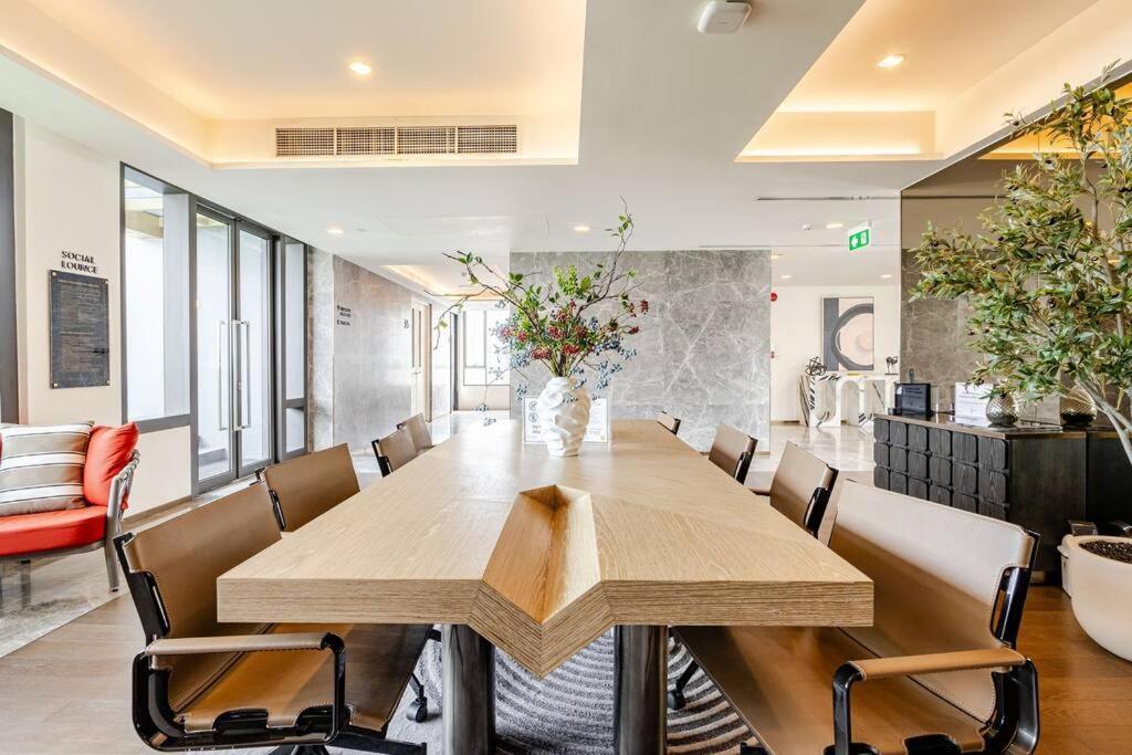 Apartment Pet Friendly Modern Nest Asoke